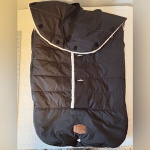 JJ Cole Black Bundleme with Brown Patch